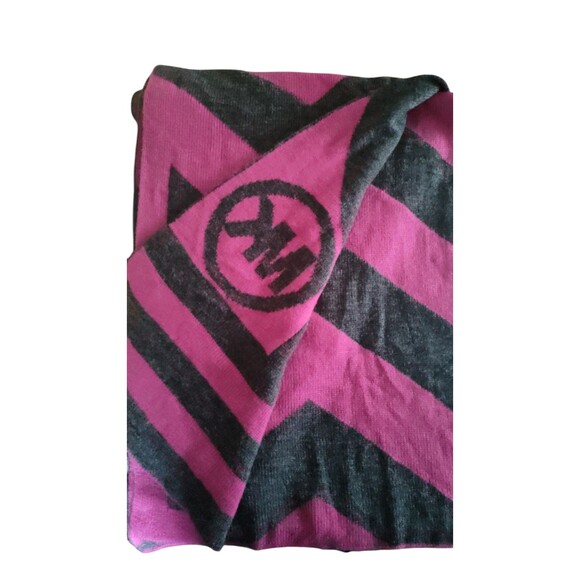 Michael Kors Chevron Stripe Logo Scarf - Picture 5 of 9